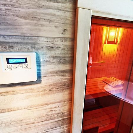 Sauna, Big Jacuzzi , Khreshchatyk Apartments Kijev Kültér fotó