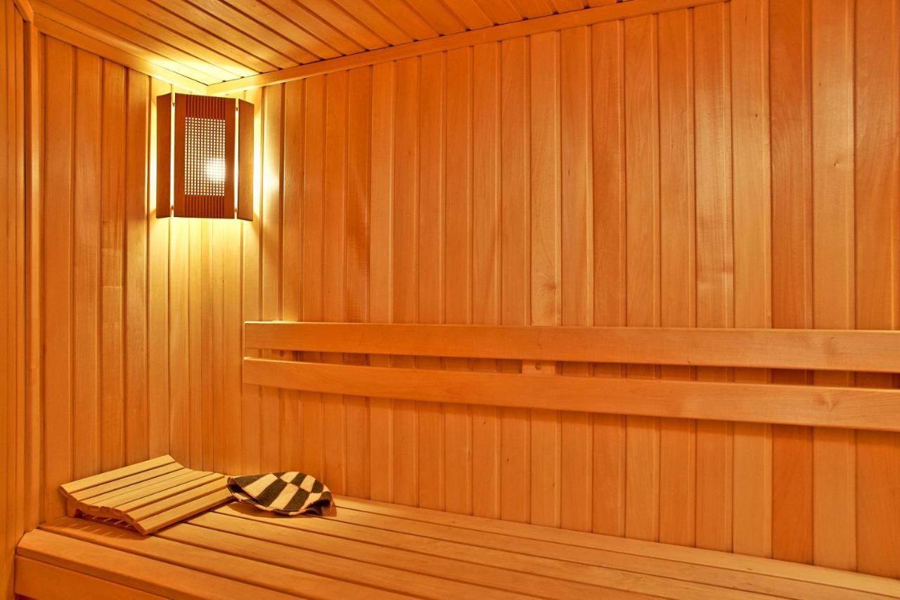 Sauna, Big Jacuzzi , Khreshchatyk Apartments Kijev Kültér fotó